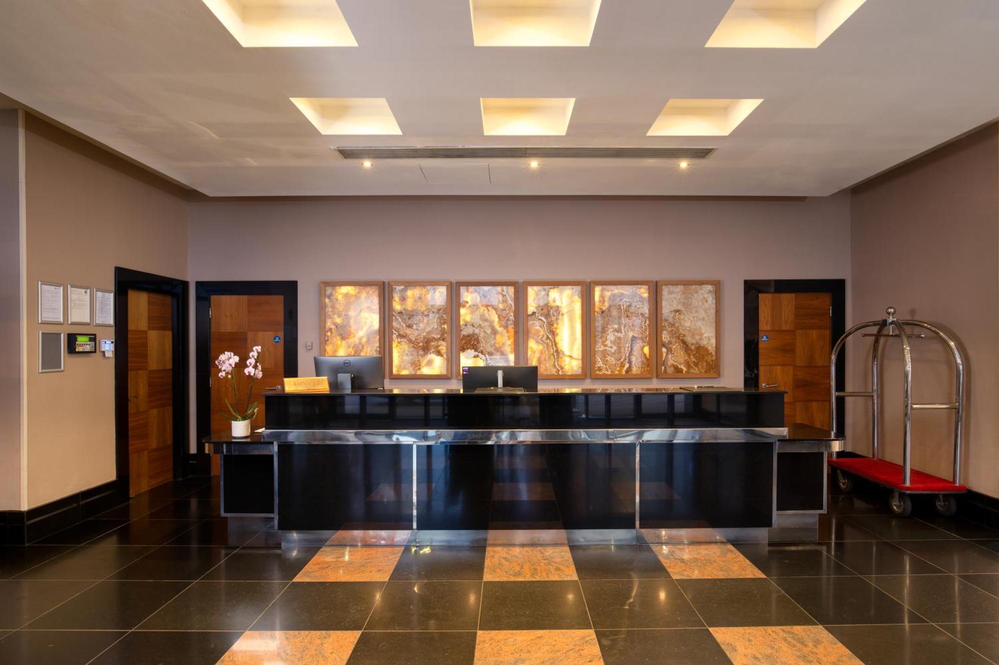 The Chelsea Harbour And 5* Londra